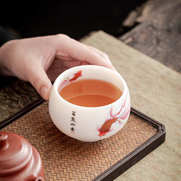 Tasse à thé en céramique blanche en porcelaine avec Buddha Stones