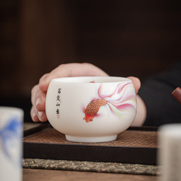 Tasse à thé en céramique blanche en porcelaine avec Buddha Stones