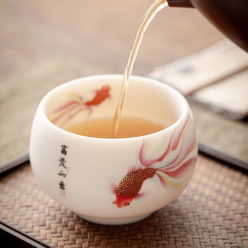 Tasse à thé en céramique blanche en porcelaine avec Buddha Stones