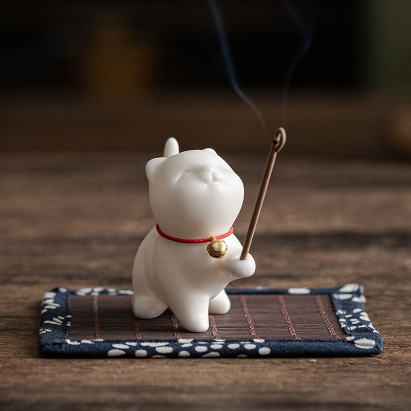 Figurine de chat porte-bonheur en céramique en forme de Buddha Stones avec tapis en bambou - image 3