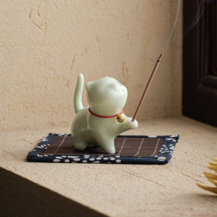 Figurine de chat porte-bonheur en céramique en forme de Buddha Stones avec tapis en bambou - image 12
