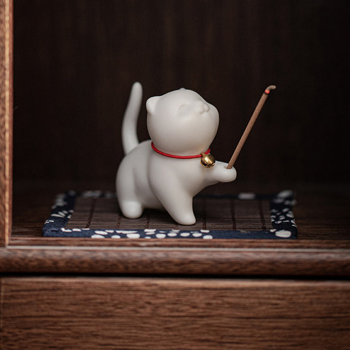 Figurine de chat porte-bonheur en céramique en forme de Buddha Stones avec tapis en bambou - image 6