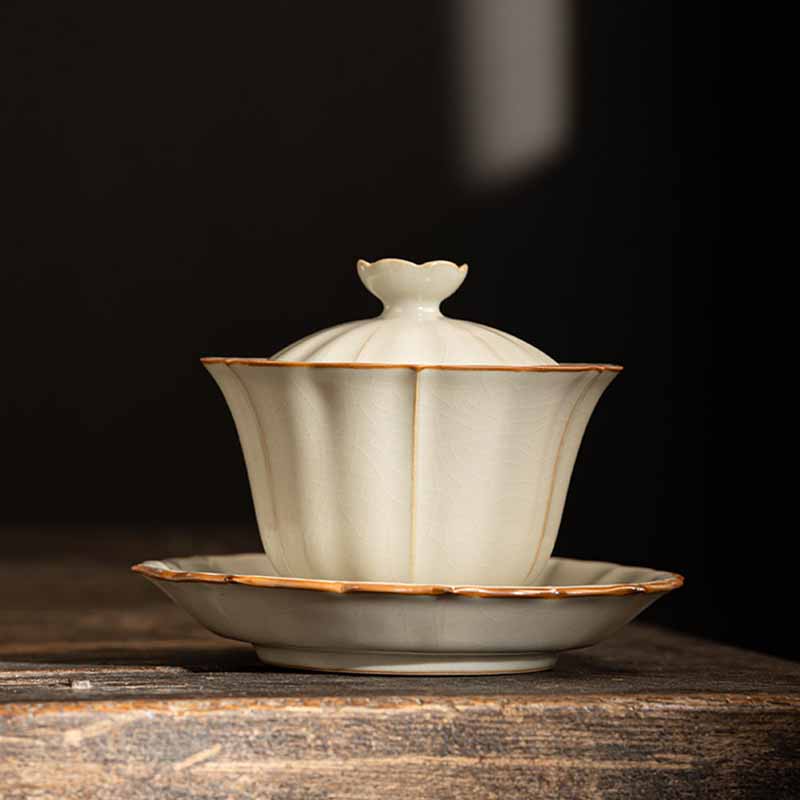 Buddha Stones Beige Fleur de Prunier Forme Branche de Pêche Céramique Gaiwan Sancai Tasse à Thé Kung Fu Tasse à Thé Avec Couvercle - Fleur de prunier beige, 9,8 cm x 9,2 cm x 120 ml - image 0