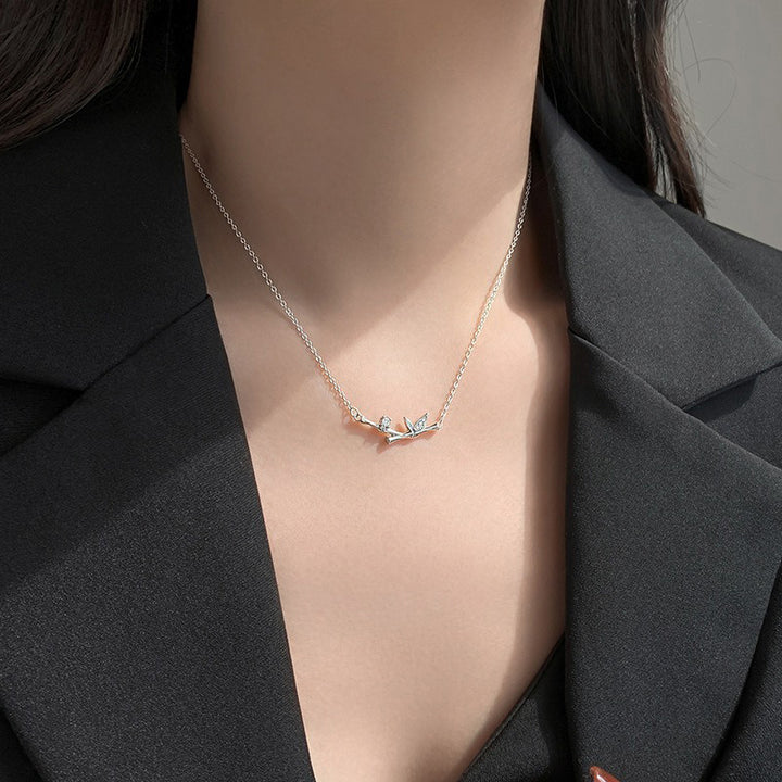 Collier pendentif en cuivre et zircon avec motif de feuille de bambou et Buddha Stones