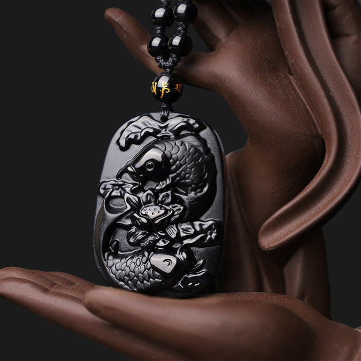 Collier avec pendentif en perles de force de lotus en obsidienne noire naturelle de Buddha Stones