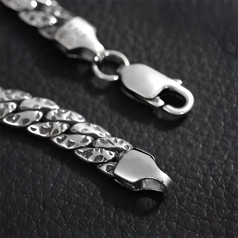 Bracelet porte-bonheur en cuivre avec boucle porte-bonheur et texture à pois simples avec Buddha Stones