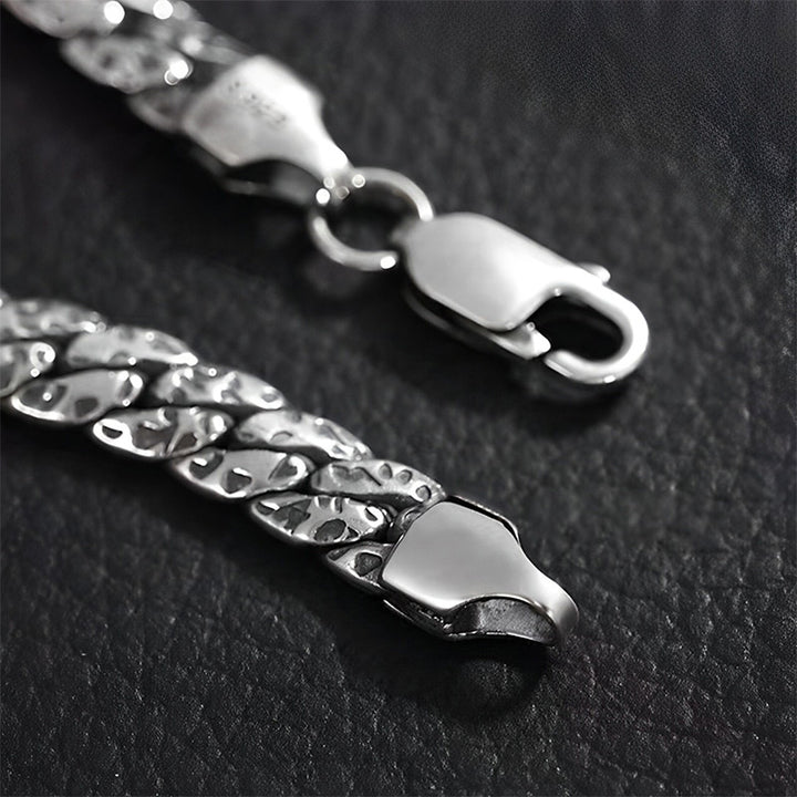 Bracelet porte-bonheur en cuivre avec boucle porte-bonheur et texture à pois simples avec Buddha Stones