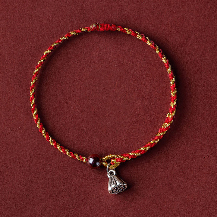 Bracelet tressé en corde d'or rouge fabriqué à la main par Buddha Stones avec breloque Lotus Peace And Joy