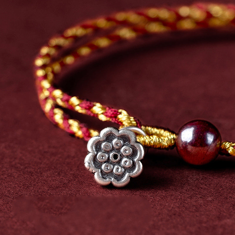 Bracelet tressé en corde d'or rouge fabriqué à la main par Buddha Stones avec breloque Lotus Peace And Joy