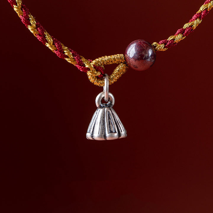 Bracelet tressé en corde d'or rouge fabriqué à la main par Buddha Stones avec breloque Lotus Peace And Joy