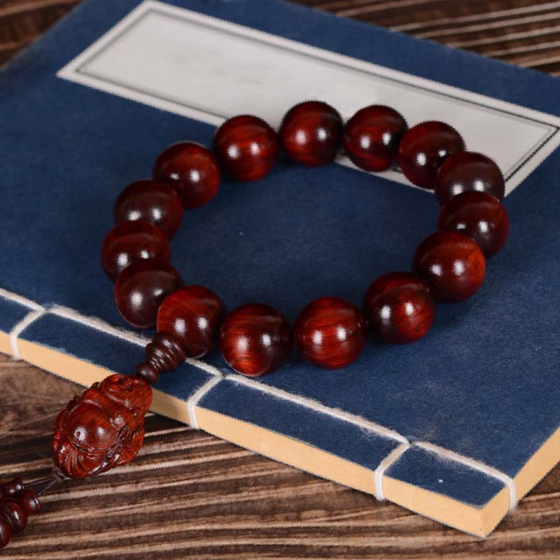 Bracelet Buddha Stones rieur Dieu de la richesse et de la protection en petites feuilles de santal rouge