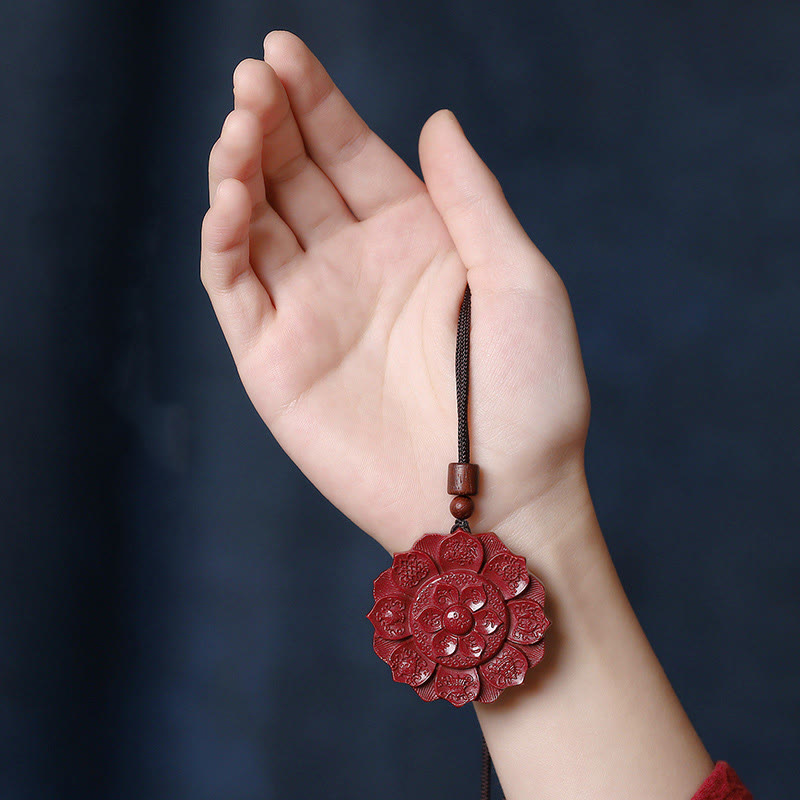 Collier avec pendentif en corde et bénédiction en Buddha Stones en cinabre naturel Lotus Om Mani Padme Hum