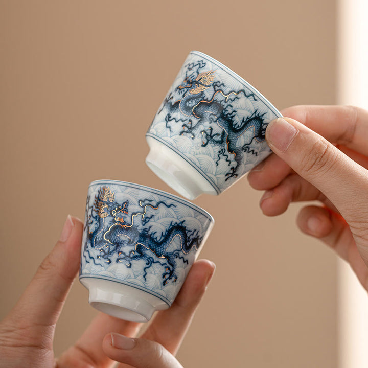 Petite tasse à thé en céramique à motif de dragon bleu et blanc Buddha Stones Tasses à thé Kung Fu 45 ml