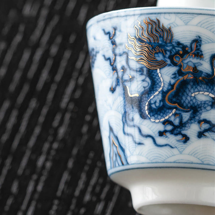Petite tasse à thé en céramique à motif de dragon bleu et blanc Buddha Stones Tasses à thé Kung Fu 45 ml