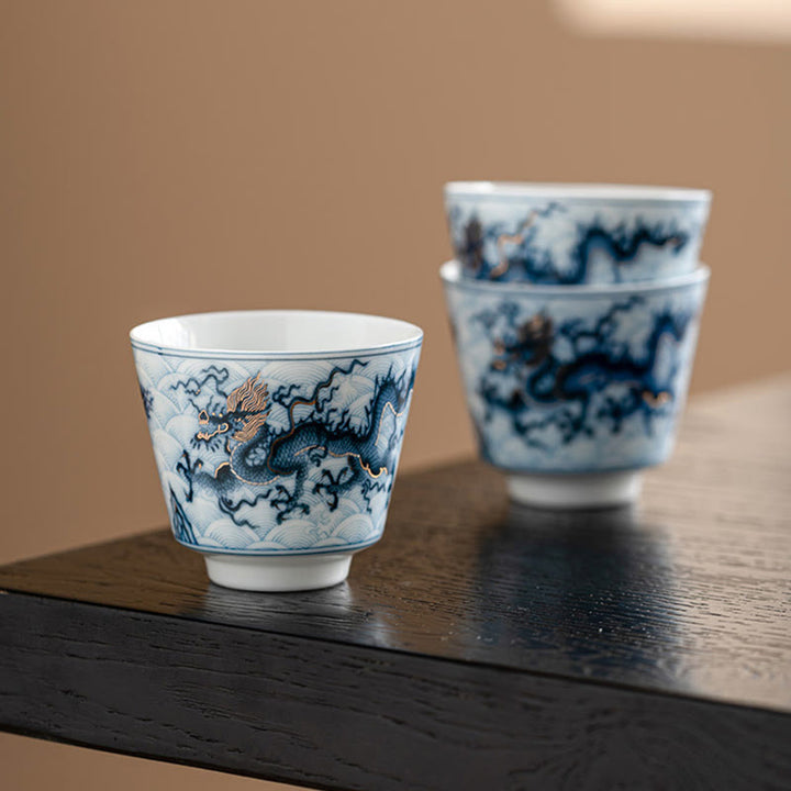 Petite tasse à thé en céramique à motif de dragon bleu et blanc Buddha Stones Tasses à thé Kung Fu 45 ml