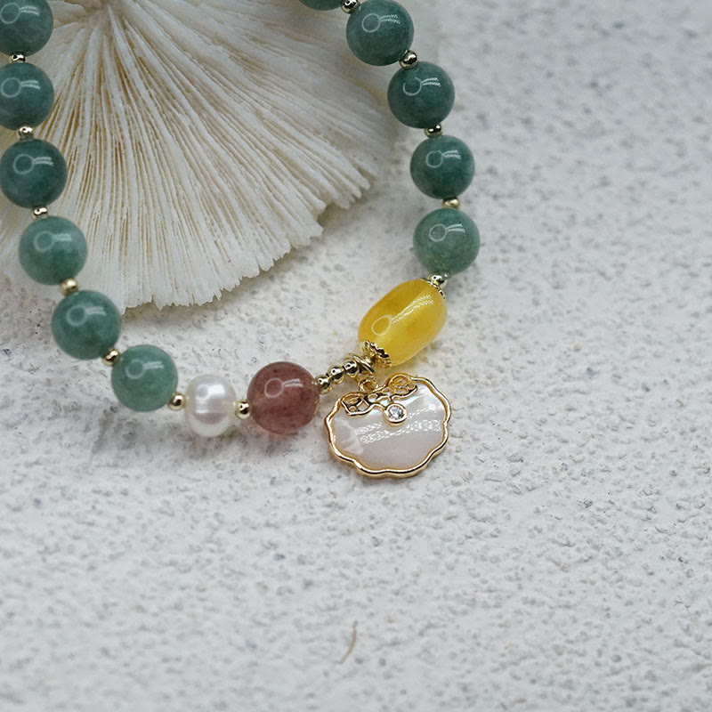 Bracelet porte-bonheur en jade et coquillages de Buddha Stones Ruyi