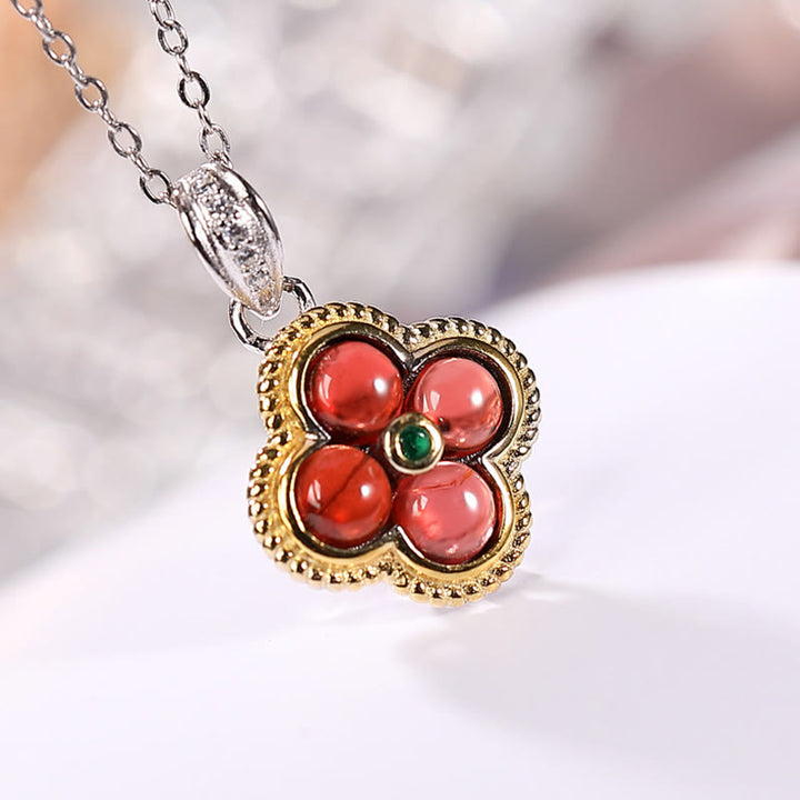 Collier pendentif trèfle à quatre feuilles en argent sterling 925 avec Buddha Stones et grenat naturel