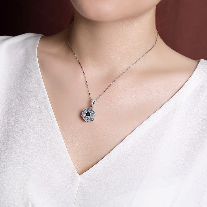 Buddha Stones Collier avec pendentif en argent sterling 990 tibétain Om Mani Padme Hum avec projection d'amour de lotus