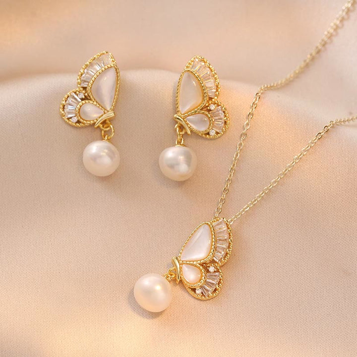 Ensemble de boucles d'oreilles et collier de guérison avec pendentif en perles de pierre de Buddha Stones Tridacna