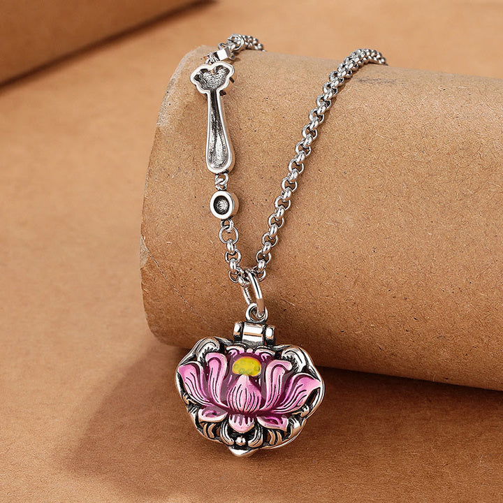 Collier pendentif en cuivre avec Buddha Stones et lotus porte-bonheur pour nouveau départ