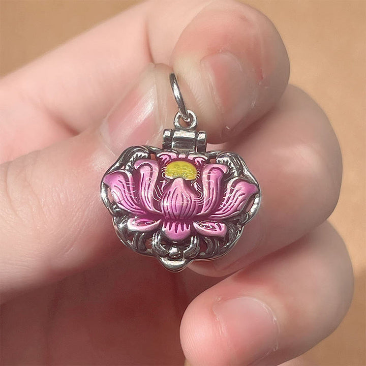 Collier pendentif en cuivre avec Buddha Stones et lotus porte-bonheur pour nouveau départ