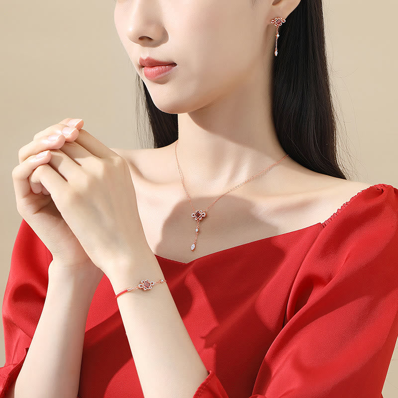 Ensemble Buddha Stones, pendentif, bracelet et boucles d'oreilles en argent sterling 925 avec nœuds chinois et zircons rouges