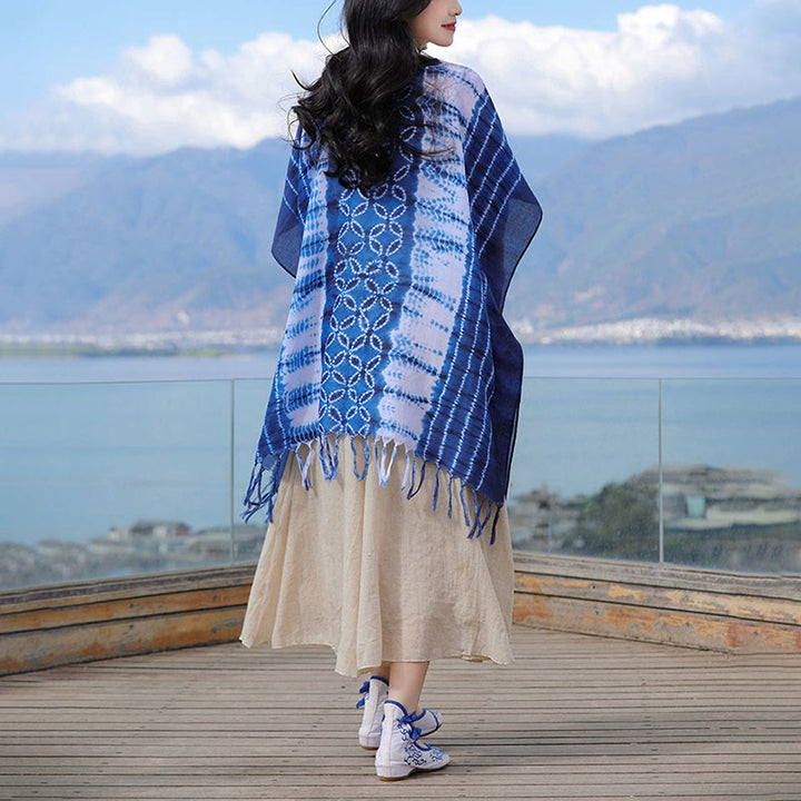 Buddha Stones , teinture indigo, pompons, pull confortable 90 x 95 cm