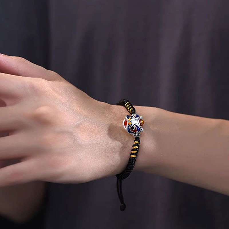 Bracelet tressé en forme de lion dansant fait main par Buddha Stones