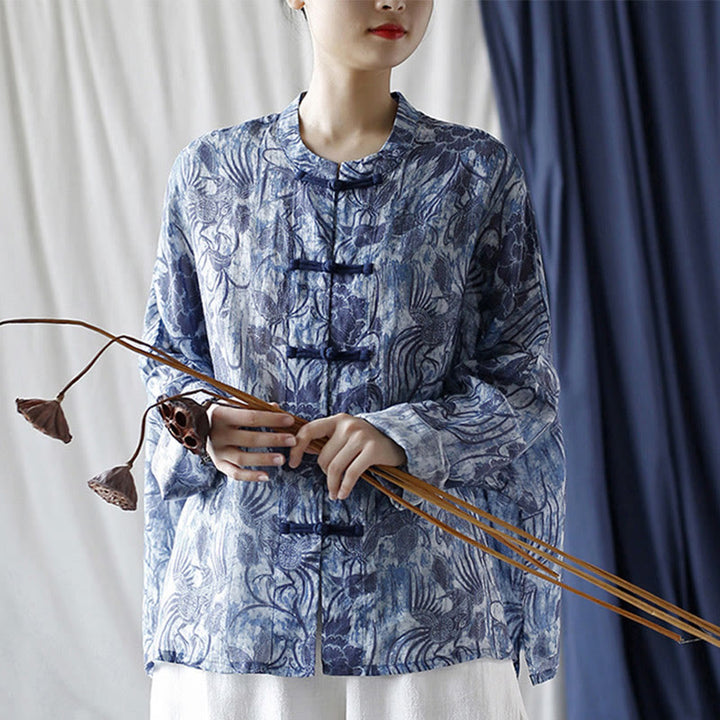 Chemise à manches longues en lin ramie avec boutons en grenouille et motif de fleurs bleues et blanches rétro Buddha Stones - image 25
