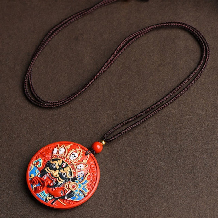 Collier pendentif de bénédiction en cinabre peint avec Buddha Stones Zakiram, déesse de la richesse