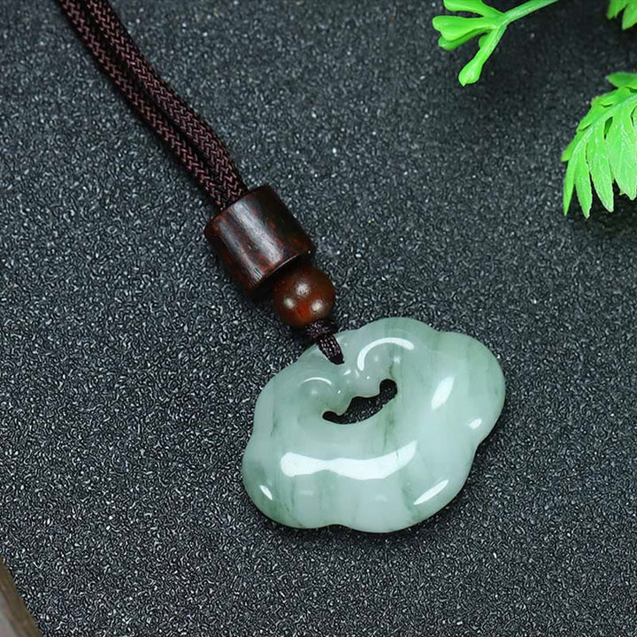 Collier pendentif en jade de soie dorée et jade de Tianshan avec Buddha Stones et breloque de verrouillage chinois