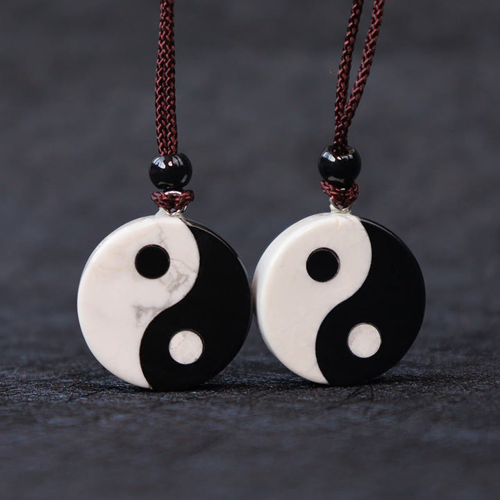 Collier pendentif en obsidienne noire naturelle et turquoise blanche Buddha Stones , force d'accomplissement du Yin et du Yang