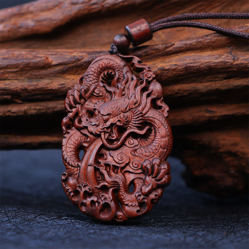 Collier pendentif en bois de jujubier frappé par la foudre Buddha Stones et un double dragon en relief pour éloigner les mauvais esprits