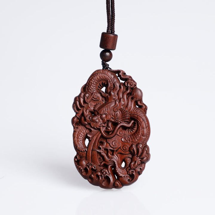 Collier pendentif en bois de jujubier frappé par la foudre Buddha Stones et un double dragon en relief pour éloigner les mauvais esprits