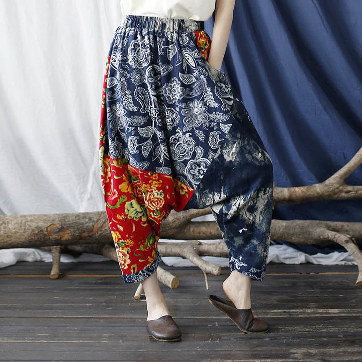 Pantalon sarouel en coton et lin avec poches et patchwork de fleurs de pivoine bleues et rouges Buddha Stones