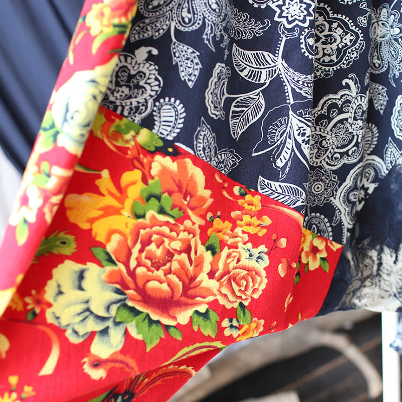 Pantalon sarouel en coton et lin avec poches et patchwork de fleurs de pivoine bleues et rouges Buddha Stones