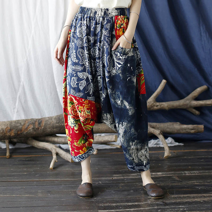 Pantalon sarouel en coton et lin avec poches et patchwork de fleurs de pivoine bleues et rouges Buddha Stones