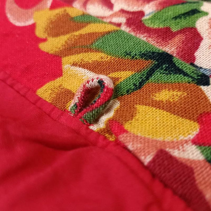 Veste à lacets en coton et lin à imprimé pivoine et fleurs rouges du nord-est de style ethnique Buddha Stones