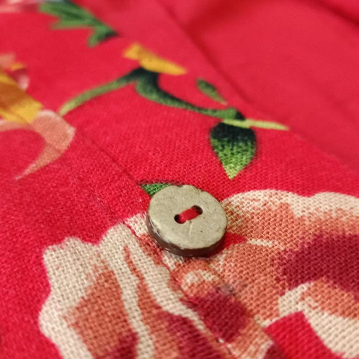 Veste à lacets en coton et lin à imprimé pivoine et fleurs rouges du nord-est de style ethnique Buddha Stones