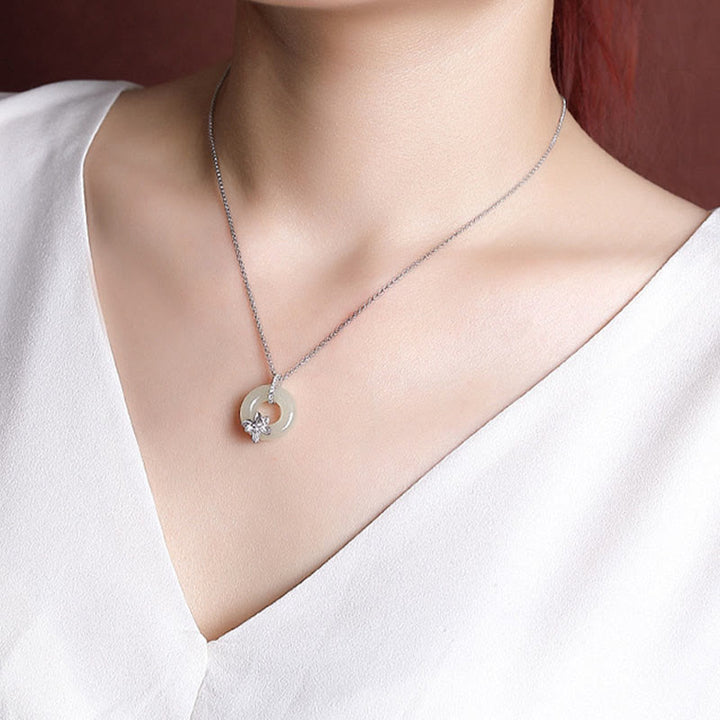 Buddha Stones Collier avec pendentif porte-bonheur en argent sterling 925 et jade Hetian