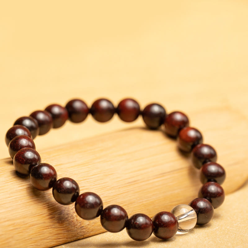 Bracelet de protection en cristal blanc et bois de santal rouge à petites feuilles de Buddha Stones