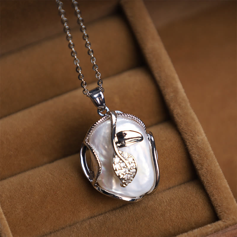 Collier avec pendentif en forme de fleur de perle baroque naturelle en cuivre plaqué or 18 carats et pierres de Buddha Stones