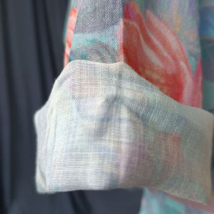 Chemise à manches longues en lin ramie avec imprimé de fleurs roses et de feuilles vertes et de boutons de grenouille - image 14