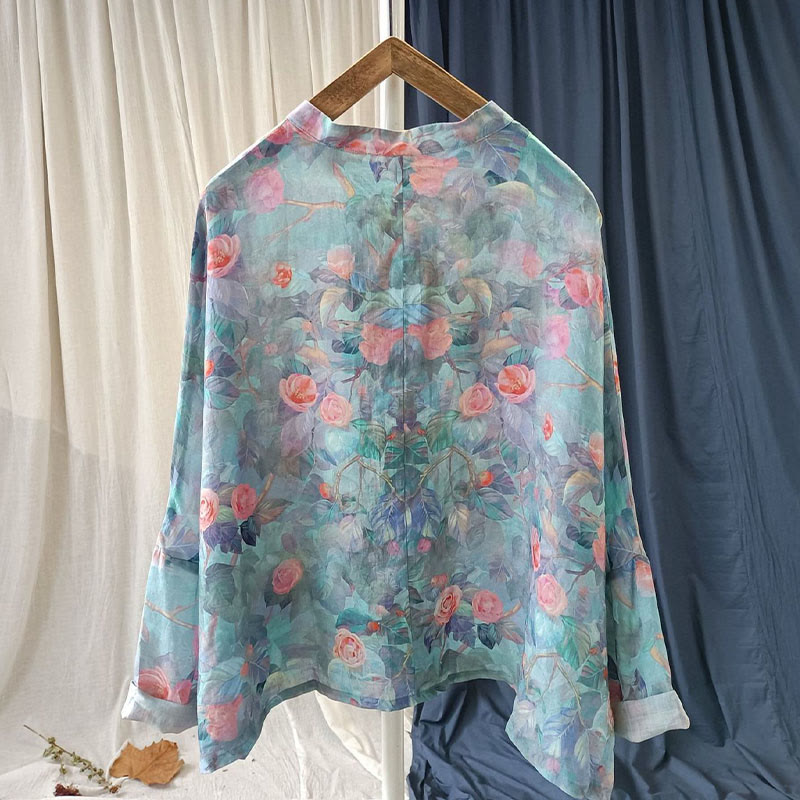 Chemise à manches longues en lin ramie avec imprimé de fleurs roses et de feuilles vertes et de boutons de grenouille - image 9