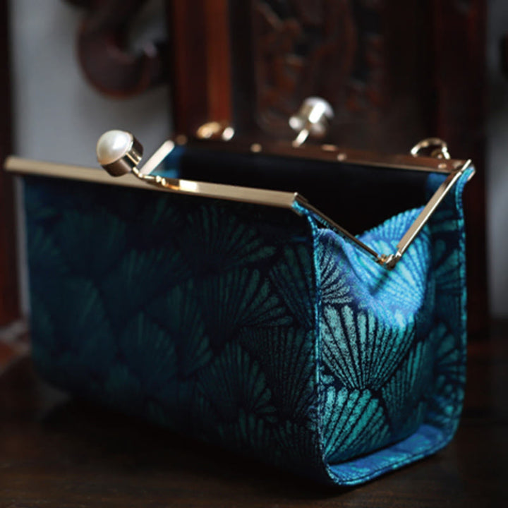 Sac à main vintage en métal nacré avec motif de feuilles bleu paon Buddha Stones