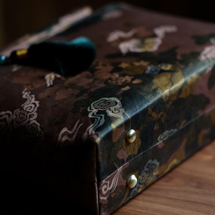 Sac à main vintage en Buddha Stones avec fleurs brunes et feuilles de bambou vertes et poignées en bois et fermeture éclair