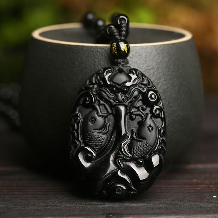 Collier pendentif en corde de perles de poisson Koi en obsidienne noire avec Buddha Stones