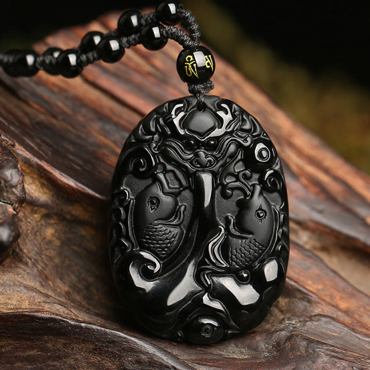 Collier pendentif en corde de perles de poisson Koi en obsidienne noire avec Buddha Stones