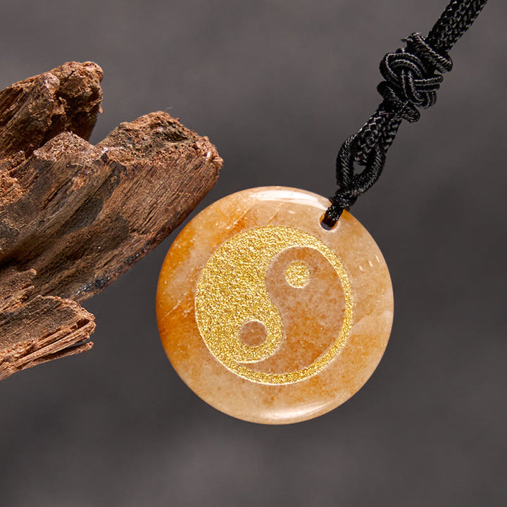 Collier pendentif spirituel Yin Yang en Buddha Stones en cristal varié, améthyste, œil de tigre, aventurine verte
