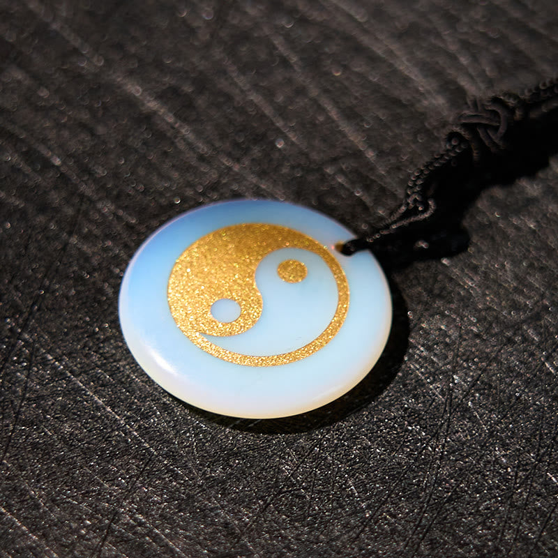 Collier pendentif spirituel Yin Yang en Buddha Stones en cristal varié, améthyste, œil de tigre, aventurine verte